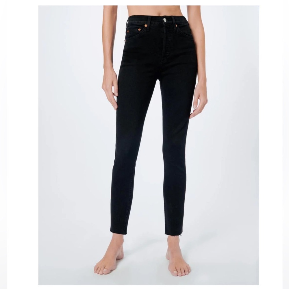 RE/DONE Comfort Stretch High Rise Ankle Crop in Black 23